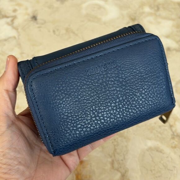 Roots 73 RFID Vegan Leather Compact Tri-Fold Wallet - Picture 4 of 15